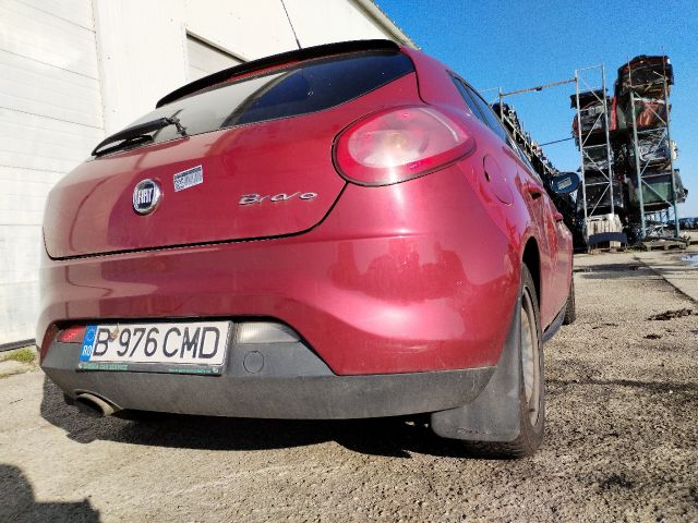 bontott FIAT BRAVO Hátsó Lökhárító (Részeivel)