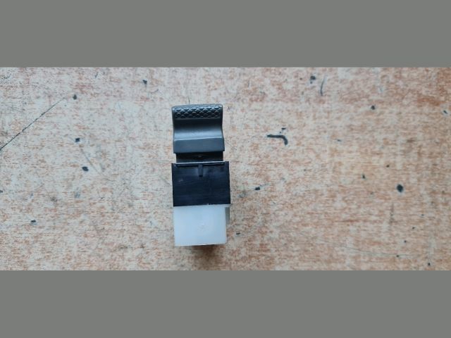 bontott FIAT BRAVO Jobb első Ablakemelő Kapcsoló