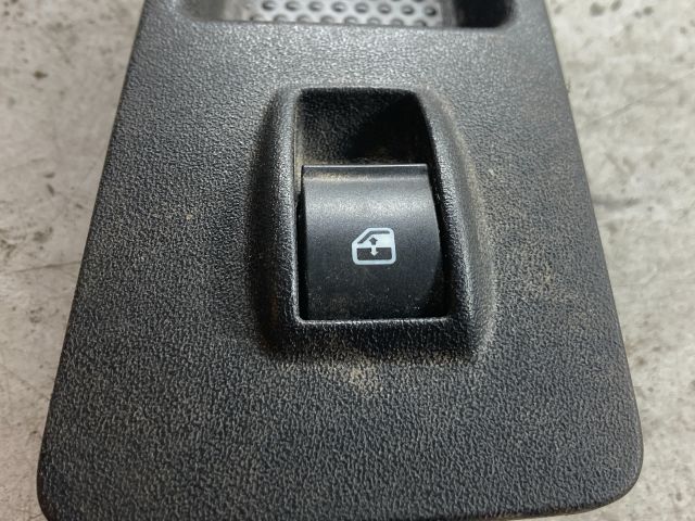 bontott FIAT BRAVO Jobb első Ablakemelő Kapcsoló