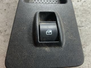 bontott FIAT BRAVO Jobb első Ablakemelő Kapcsoló