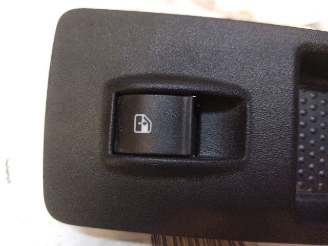 bontott FIAT BRAVO Jobb első Ablakemelő Kapcsoló