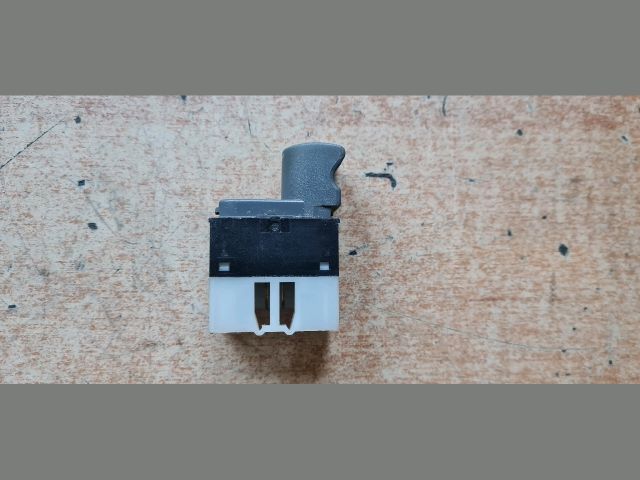 bontott FIAT BRAVO Jobb első Ablakemelő Kapcsoló