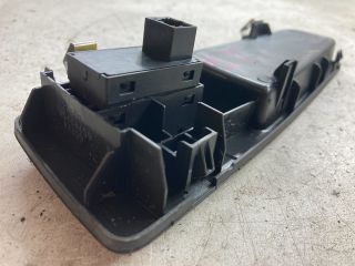 bontott FIAT BRAVO Jobb első Ablakemelő Kapcsoló