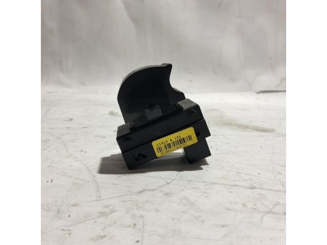 bontott FIAT BRAVO Jobb első Ablakemelő Kapcsoló