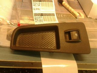 bontott FIAT BRAVO Jobb első Ablakemelő Kapcsoló