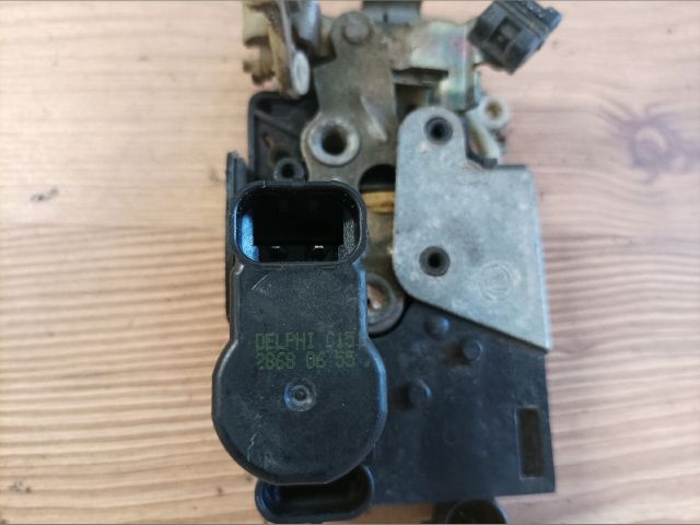 bontott FIAT BRAVO Jobb első Ajtózár