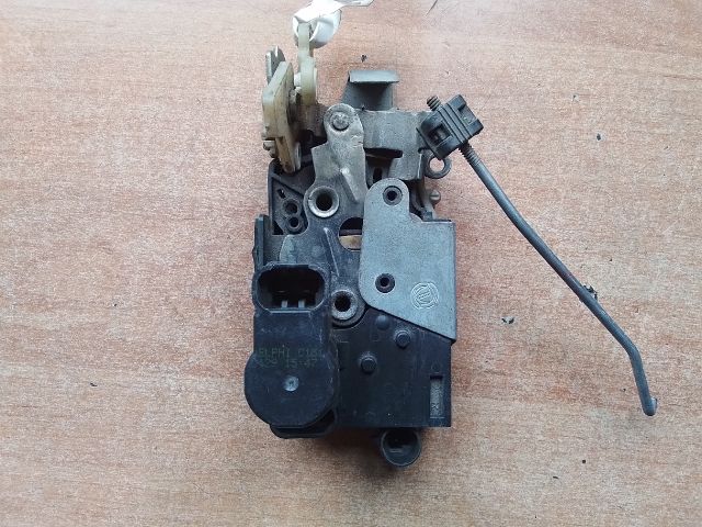 bontott FIAT BRAVO Jobb első Ajtózár