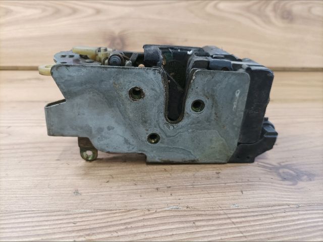 bontott FIAT BRAVO Jobb első Ajtózár