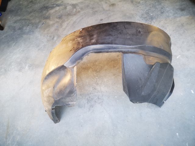 bontott FIAT BRAVO Jobb első Dobbetét (Kerékjárati, Műanyag)