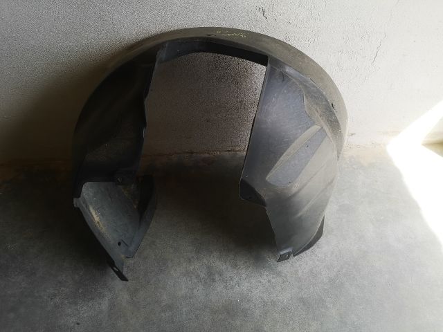 bontott FIAT BRAVO Jobb első Dobbetét (Kerékjárati, Műanyag)