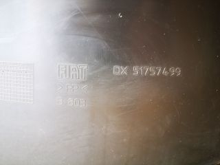 bontott FIAT BRAVO Jobb első Dobbetét (Kerékjárati, Műanyag)