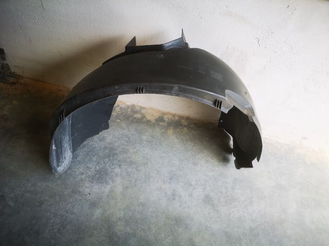 bontott FIAT BRAVO Jobb első Dobbetét (Kerékjárati, Műanyag)