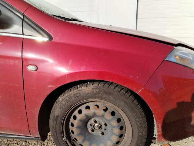 bontott FIAT BRAVO Jobb első Sárvédő