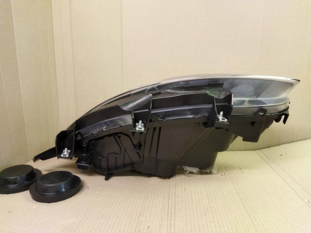 bontott FIAT BRAVO Jobb Fényszóró