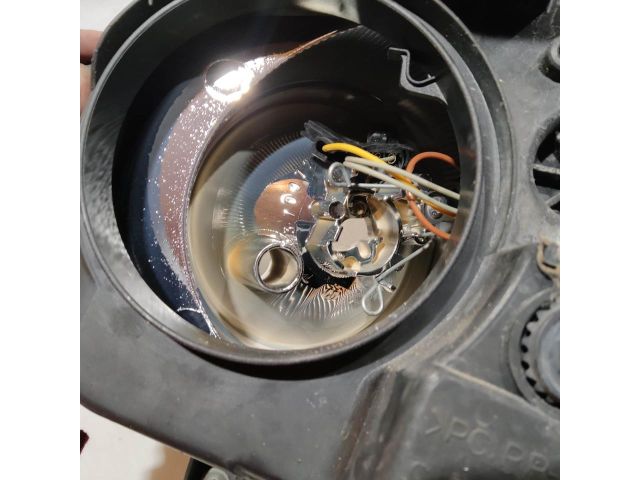 bontott FIAT BRAVO Jobb Fényszóró