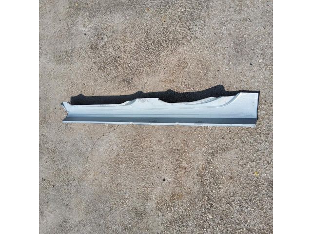 bontott FIAT BRAVO Jobb Küszöb