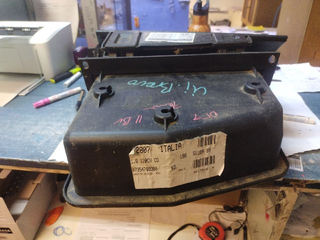 bontott FIAT BRAVO Kesztyűtartó