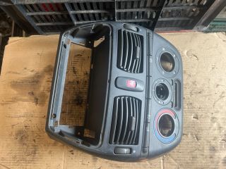 bontott FIAT BRAVO Középkonzol Vezérlő Panel