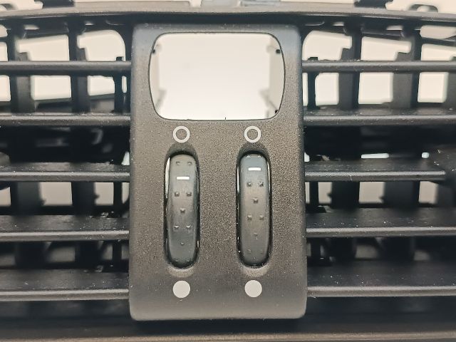 bontott FIAT BRAVO Középső Szellőző