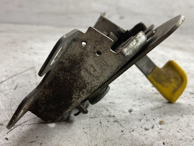 bontott FIAT BRAVO Motorháztető Zárszerkezet