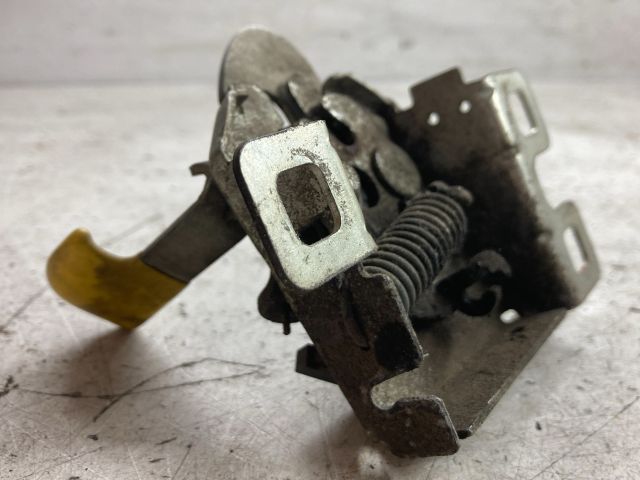 bontott FIAT BRAVO Motorháztető Zárszerkezet