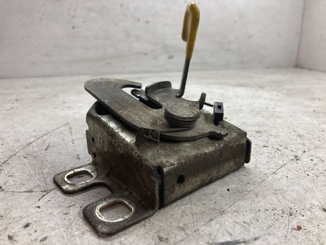 bontott FIAT BRAVO Motorháztető Zárszerkezet