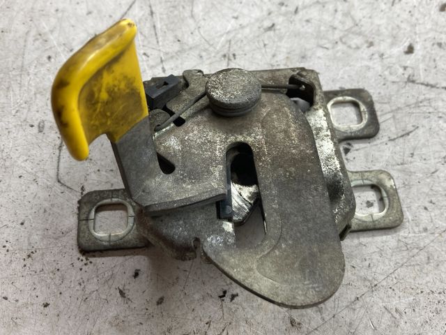 bontott FIAT BRAVO Motorháztető Zárszerkezet