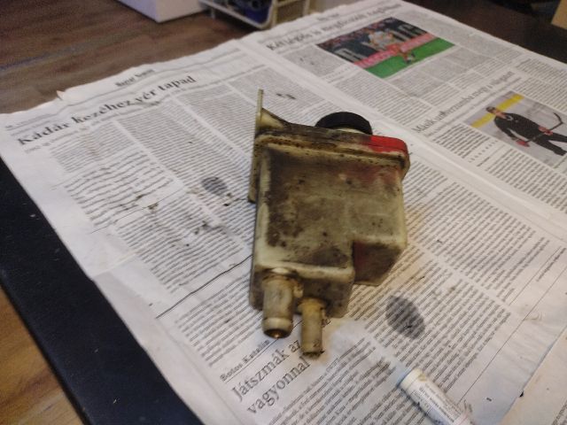 bontott FIAT BRAVO Szervóolaj Tartály