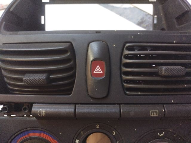 bontott FIAT BRAVO Vészvillogó Kapcsoló