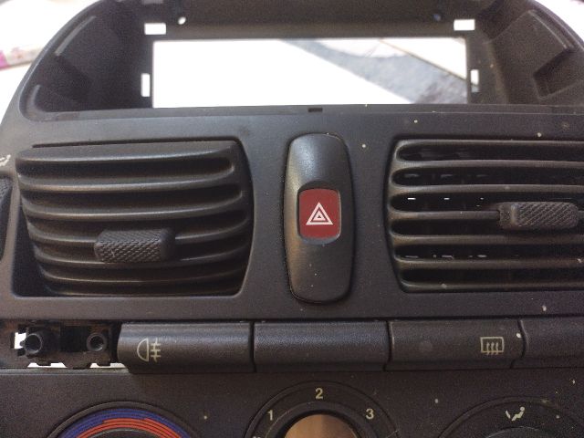 bontott FIAT BRAVO Vészvillogó Kapcsoló