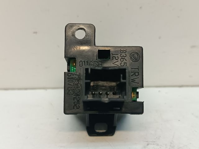 bontott FIAT BRAVO Vészvillogó Kapcsoló