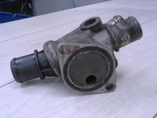 bontott FIAT COUPE Termosztátház