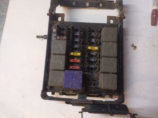 bontott FIAT COUPE Biztosítéktábla Utastér