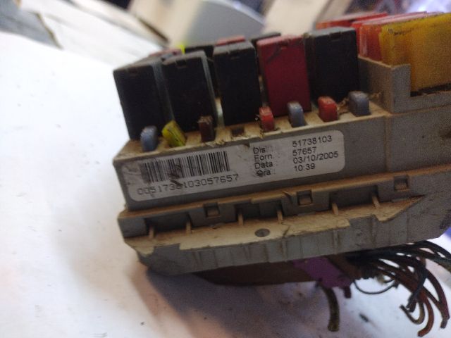 bontott FIAT CROMA Biztosítéktábla Motortér