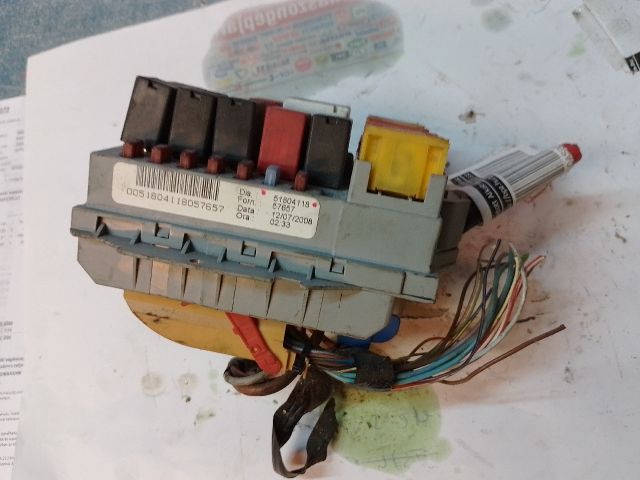 bontott FIAT CROMA Biztosítéktábla Motortér