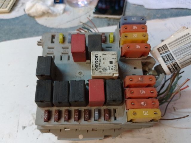 bontott FIAT CROMA Biztosítéktábla Motortér