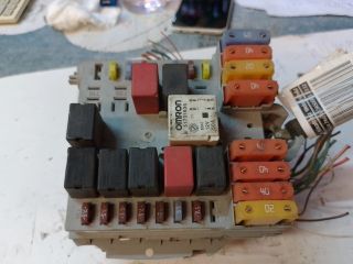 bontott FIAT CROMA Biztosítéktábla Motortér