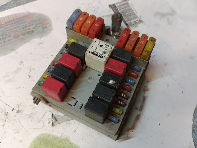 bontott FIAT CROMA Biztosítéktábla Motortér