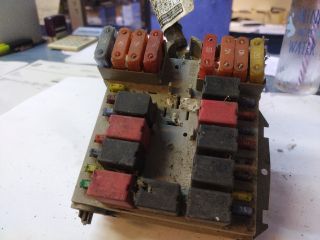 bontott FIAT CROMA Biztosítéktábla Motortér