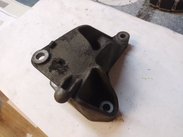 bontott FIAT CROMA Váltó Tartó Bak (Pozíciófüggetlen)