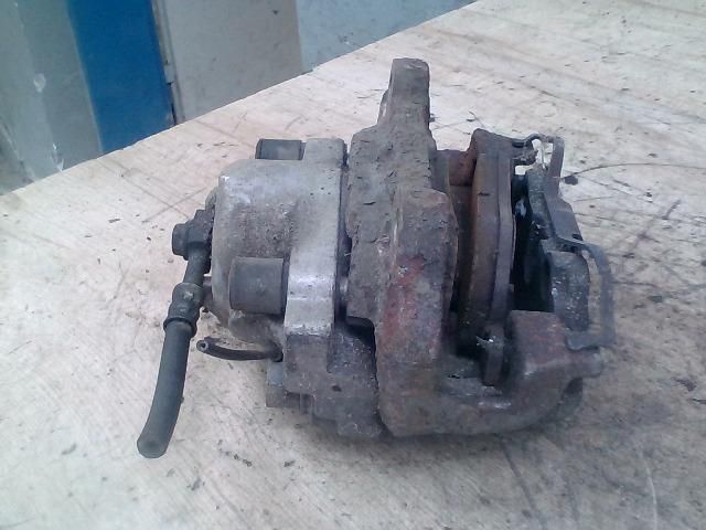 bontott FIAT CROMA Jobb első Féknyereg Munkahengerrel