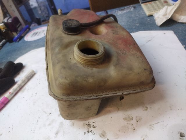 bontott FIAT CROMA Kiegyenlítő Tartály