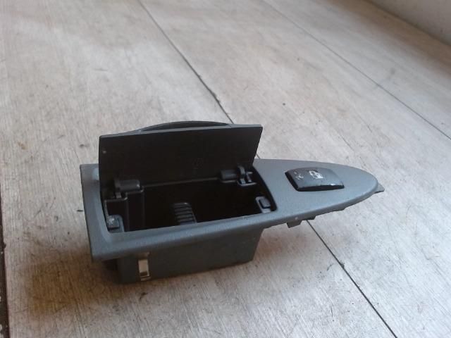 bontott FIAT CROMA Bal hátsó Ablakemelő Kapcsoló