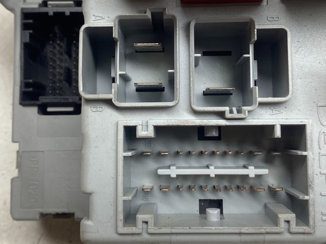 bontott FIAT CROMA Biztosítéktábla Doboz