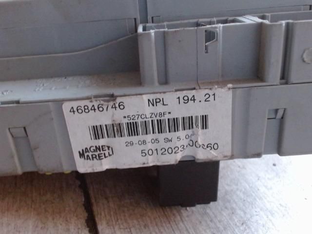 bontott FIAT CROMA Biztosítéktábla Utastér