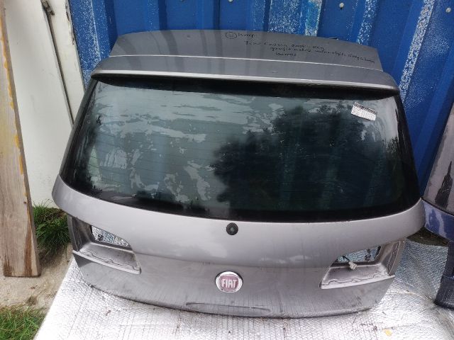 bontott FIAT CROMA Csomagtérajtó (Üres lemez)