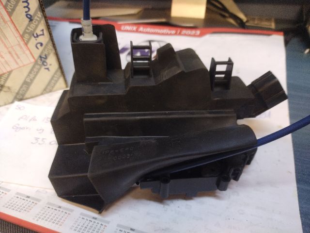 bontott FIAT CROMA Jobb első Ajtózár