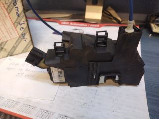 bontott FIAT CROMA Jobb első Ajtózár