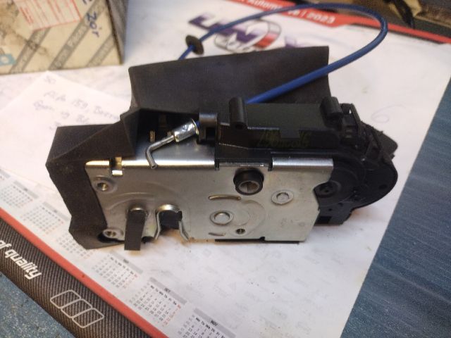 bontott FIAT CROMA Jobb első Ajtózár