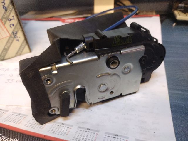 bontott FIAT CROMA Jobb első Ajtózár